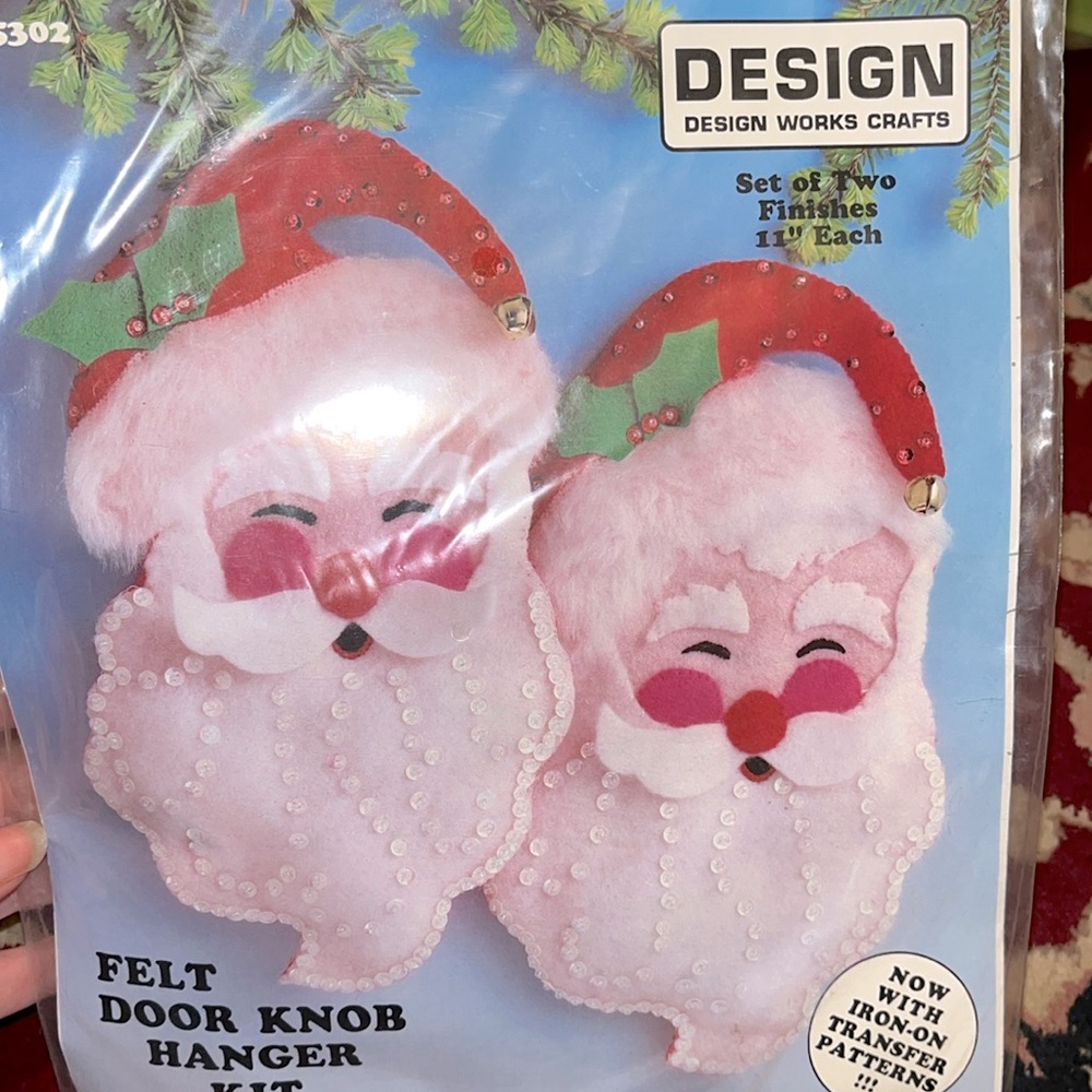 Design Works crafts VINTAGE Santa felt door knob hanger kit